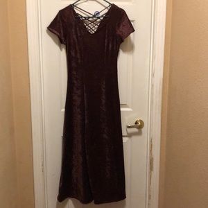 Style works maroon crushed velour dress